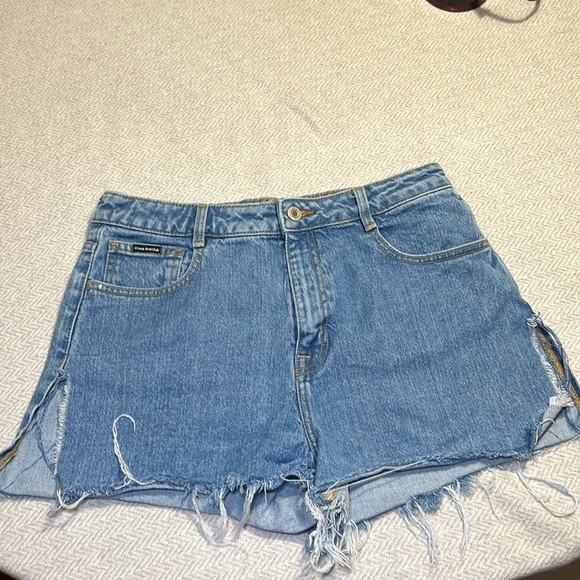 Frank and Oak Stevie Jean Cut off Shorts with side slits.  Size 30 - Picture 3 of 13
